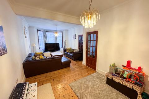 3 bedroom terraced house for sale, Heverham Road, Plumstead, London, SE18 1BT