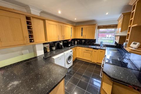 3 bedroom terraced house for sale, Heverham Road, Plumstead, London, SE18 1BT