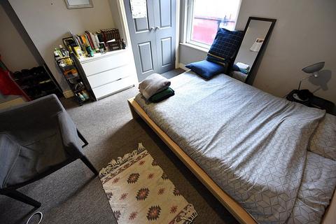 4 bedroom house to rent, 78 Royal Park Road