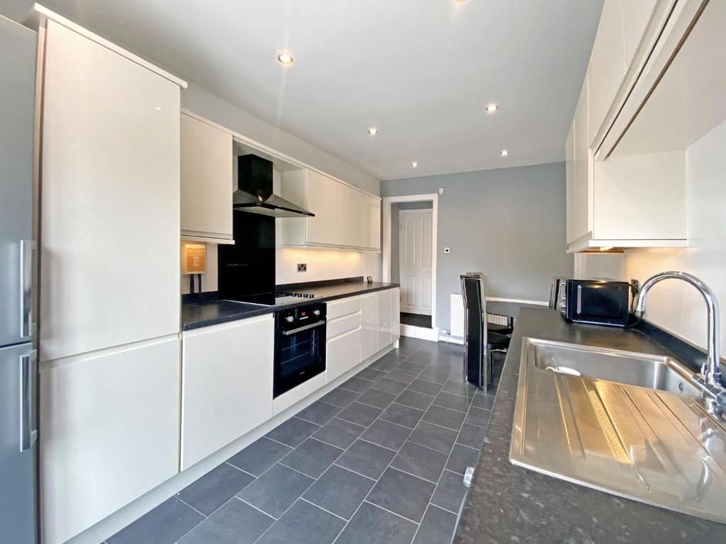 Breakfast Kitchen Aspect 2