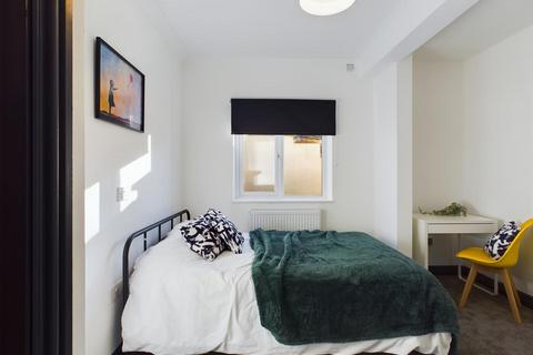 7 bedroom house to rent, Monks Park Avenue, Bristol BS7