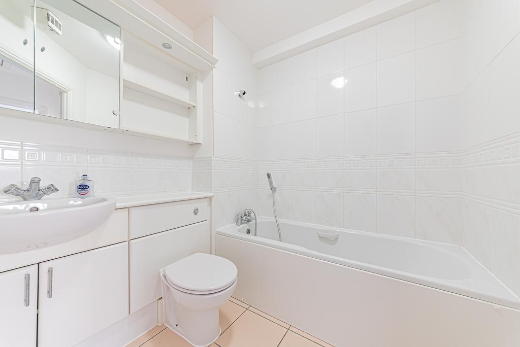 Main Batrhroom