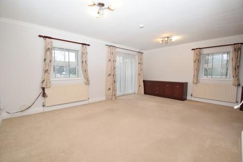 2 bedroom flat to rent, Churchill Court, Nugents Park, Hatch End HA5
