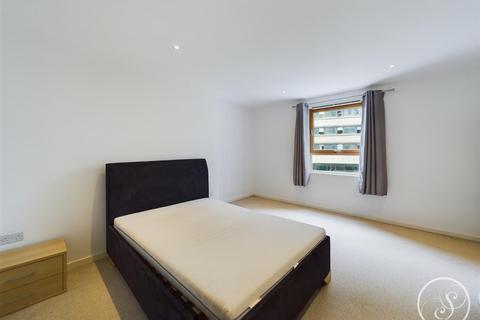 2 bedroom apartment to rent, Gateway East, Marsh Lane, Leeds