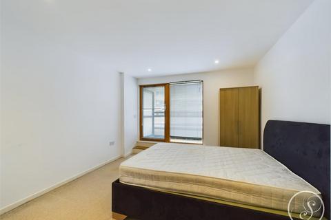 2 bedroom apartment to rent, Gateway East, Marsh Lane, Leeds