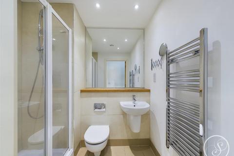 2 bedroom apartment to rent, Gateway East, Marsh Lane, Leeds