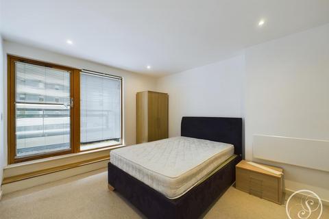 2 bedroom apartment to rent, Gateway East, Marsh Lane, Leeds