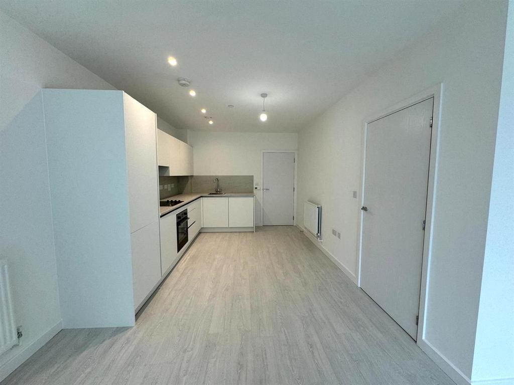 Kitchen pic 2.jpg