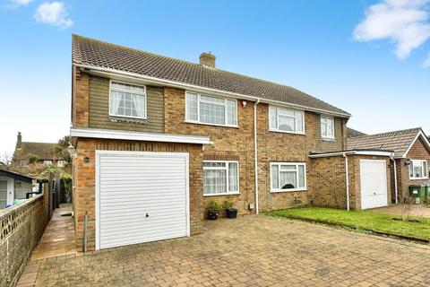 3 bedroom house to rent, Seaview Avenue, Peacehaven