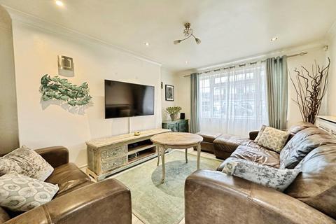 3 bedroom house to rent, Seaview Avenue, Peacehaven