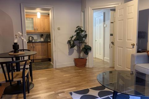 1 bedroom flat to rent, 1, Cumberland Street North West Lane, Edinburgh, EH3 6RF