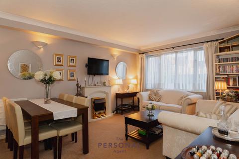 Rembrandt Court, Epsom