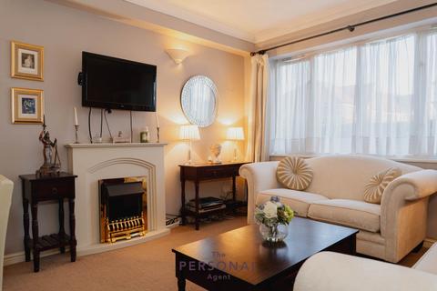1 bedroom apartment to rent, Rembrandt Court, Epsom