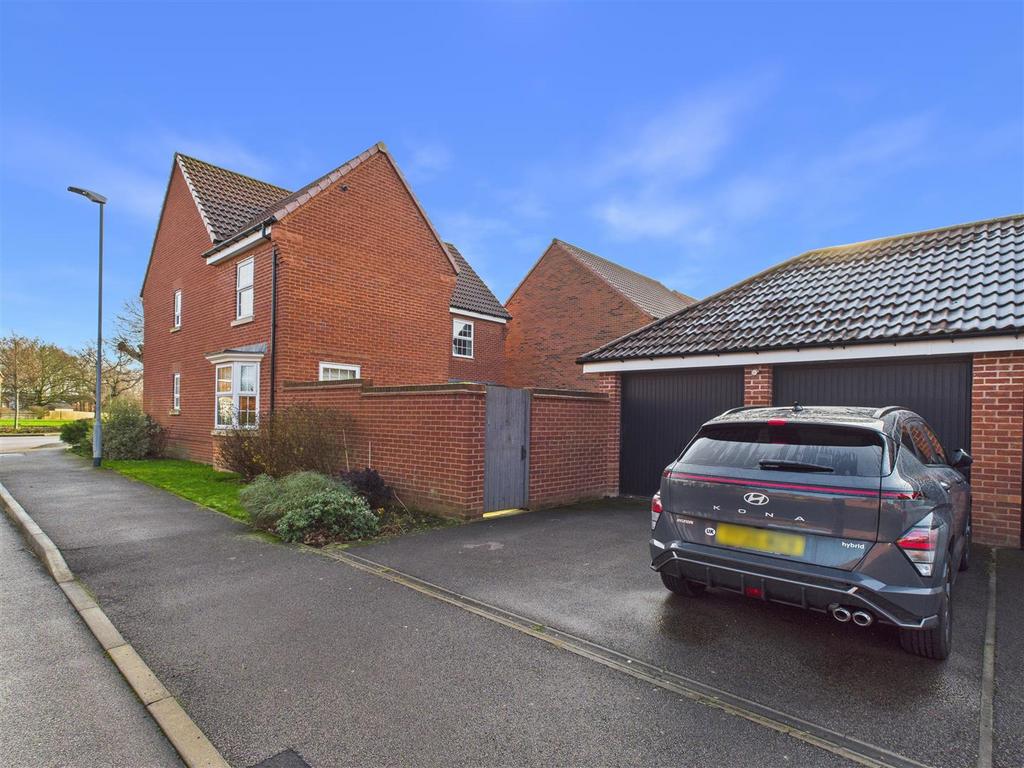Double Garage &amp; Drive