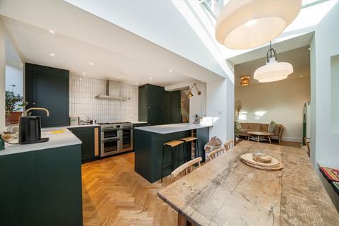 4 bedroom house to rent, Graham Road, London E8