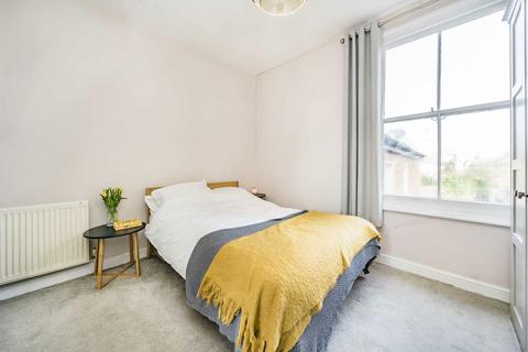 1 bedroom flat for sale, Baldry Gardens, London SW16