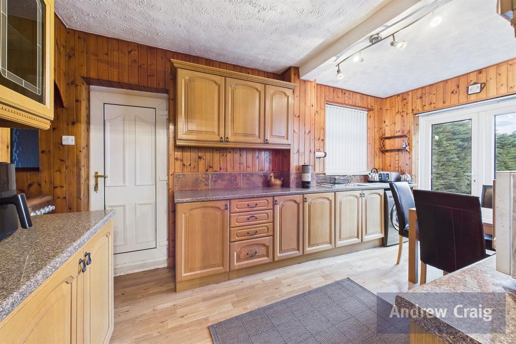 Breakfasting Kitchen