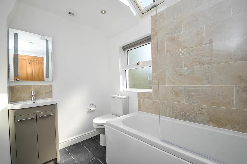 Underdale Road 20, Hope Villa Bathroom 1.jpg