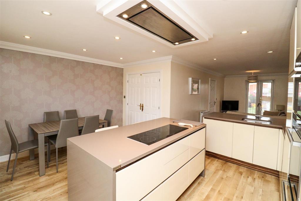 Kitchen/Breakfast/Family Room