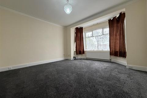 4 bedroom semi-detached house to rent, Evanston Gardens, Redbridge