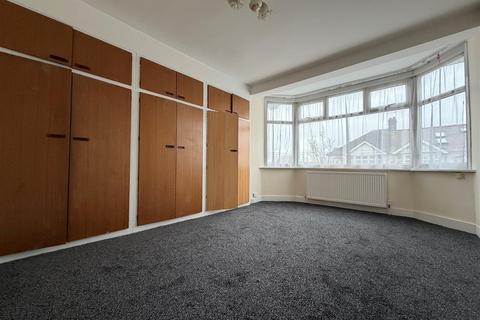 4 bedroom semi-detached house to rent, Evanston Gardens, Redbridge