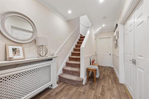 5 bedroom detached house for sale, Apsley Grove, Bowden