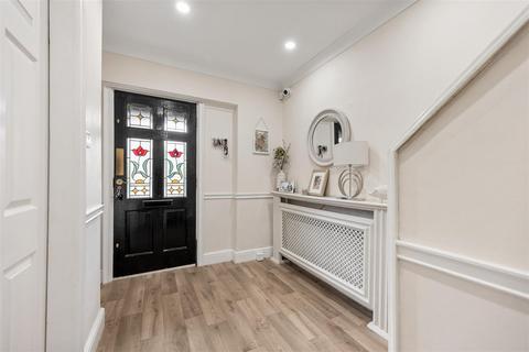 5 bedroom detached house for sale, Apsley Grove, Bowden
