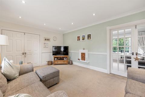 5 bedroom detached house for sale, Apsley Grove, Bowden