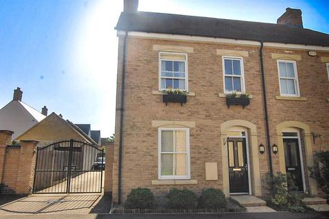 3 bedroom semi-detached house to rent, Edison Way, Fairfield, Hitchin SG5