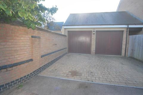 3 bedroom semi-detached house to rent, Edison Way, Fairfield, Hitchin SG5