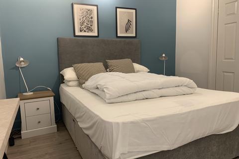 1 bedroom flat to rent, 1, Cumberland Street North West Lane, Edinburgh, EH3 6RF