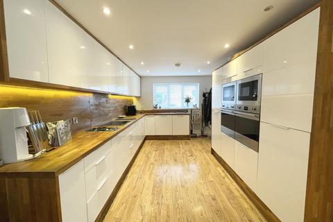 3 bedroom detached house for sale, Featherbed Lane, Sundorne, Shrewsbury
