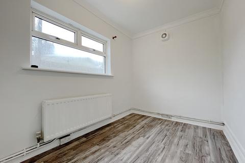 2 bedroom maisonette to rent, Cornwall Avenue, Slough, SL2