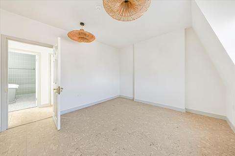 3 bedroom flat to rent, St. Johns Wood High Street, London, NW8