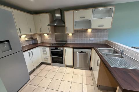 3 bedroom semi-detached house to rent, Oxley Park
