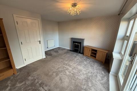 3 bedroom semi-detached house to rent, Oxley Park