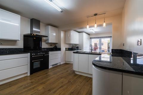 4 bedroom detached house for sale, School Road, Laughton, Sheffield
