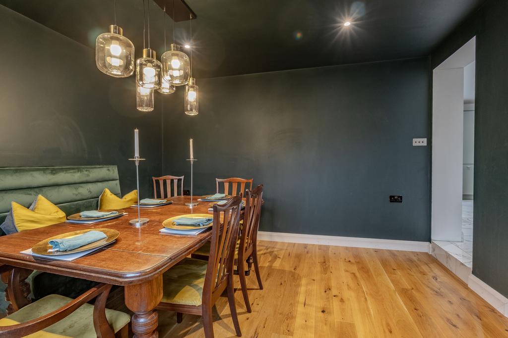 Dining Room (2)