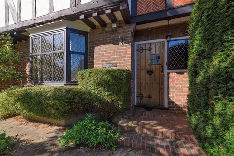 5 bedroom semi-detached house for sale, Hadlow Road, Tonbridge, TN9