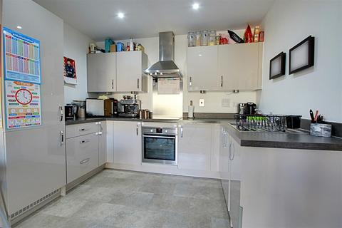 2 bedroom apartment to rent, Longman House, Nash Mills Wharf