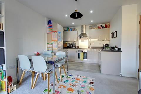 2 bedroom apartment to rent, Longman House, Nash Mills Wharf