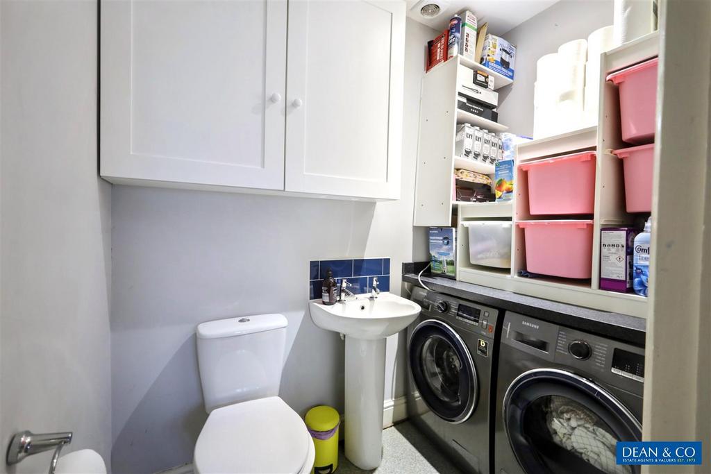 Utility/cloakroom