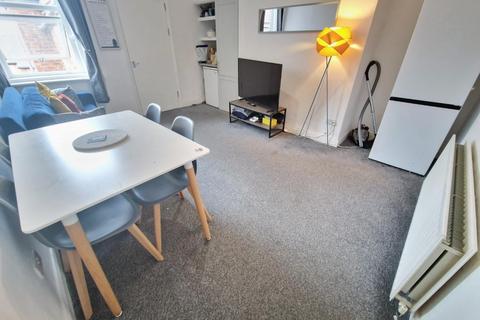 1 bedroom in a house share to rent, Deckham Terrace, Gateshead NE8