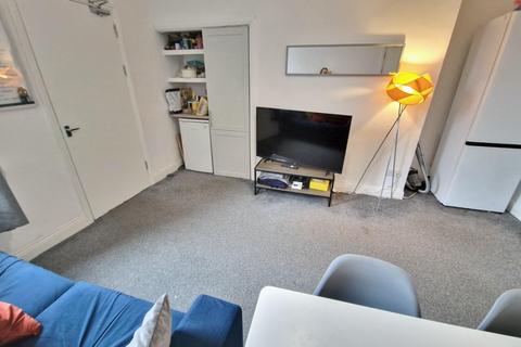 1 bedroom in a house share to rent, Deckham Terrace, Gateshead NE8