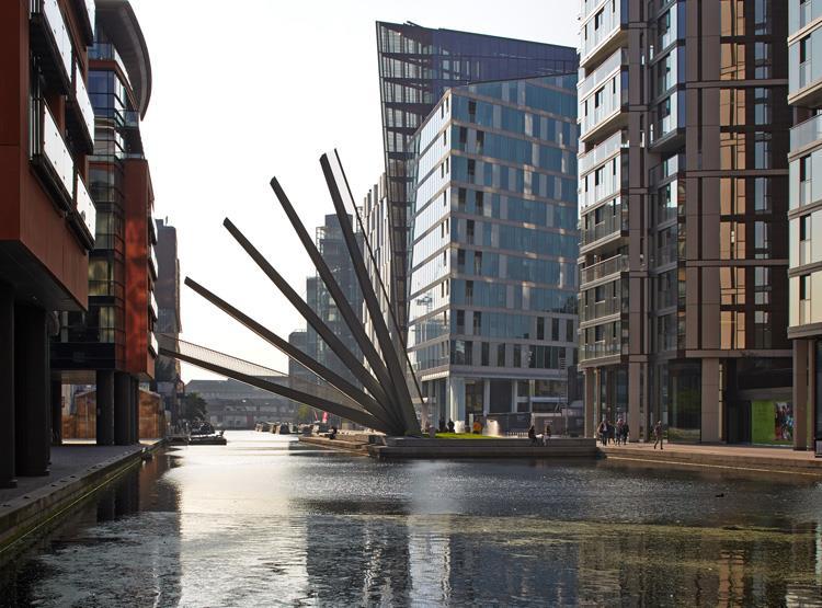 2-merchant-square-footbridge-in-paddington-london.