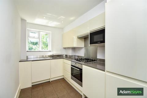 2 bedroom maisonette to rent, Cardrew Close, North Finchley N12