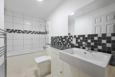 2 bedroom flat for sale, Burnham Way, West Ealing