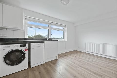 2 bedroom flat for sale, Burnham Way, Ealing