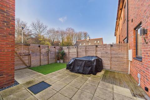 4 bedroom terraced house for sale, Garden Mews, Blaydon-On-Tyne, NE21