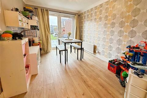3 bedroom semi-detached house for sale, Fontwell Crescent, Lincolnshire LN6